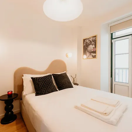 Apartment Mary Pink - No Rc C - Amazing Two-bedroom Lisbon